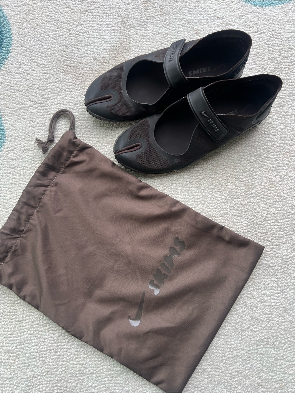 NIKE SKIMS AIR RIFT TABIS CHOCOLATE BROWN SIZE 5.5